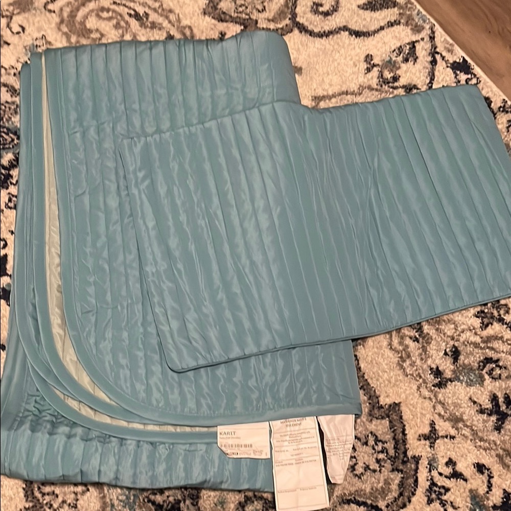Light Blue Quilted Bedding Set